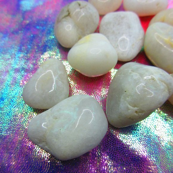 Snow Quartz Tumbled 6 Ounce Grid Set - Picture 3 of 5